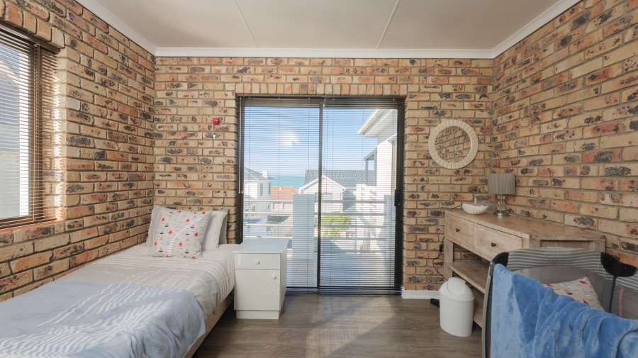4 Bedroom Property for Sale in Oceanview Heights Western Cape